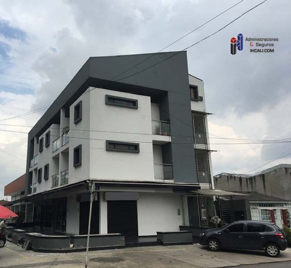 Lee más sobre el artículo Instalación de cerámica parte exterior antejardin Edificio en la Flora Cali