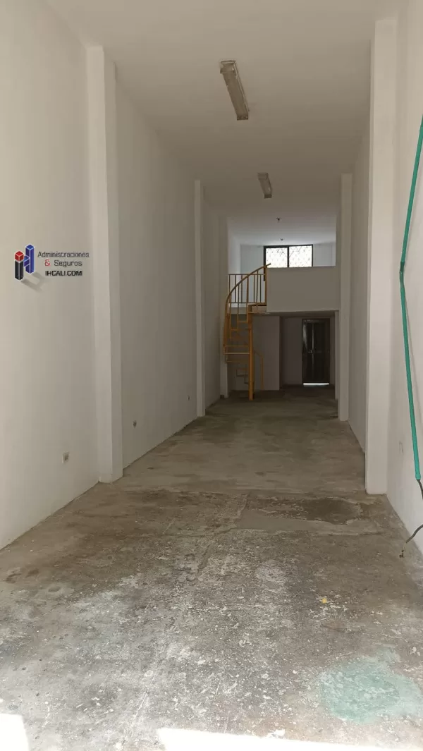 Local Comercial sobre La 21 Barrio Obrero Trifásica - Imagen 2