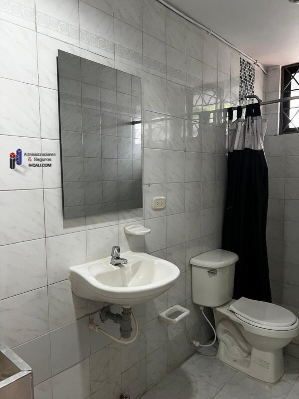 Barrio Capri Apartaestudio Primer Piso - Imagen 8