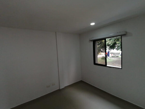 Apartaestudio Segundo Piso Barrio La Flora - Imagen 4